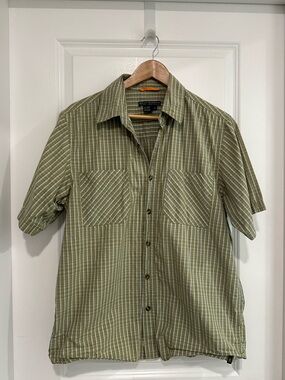 Royal Robbins Olive Green Stripe Short-Sleeve Button-Up Shirt Men’s 100% Cotton
